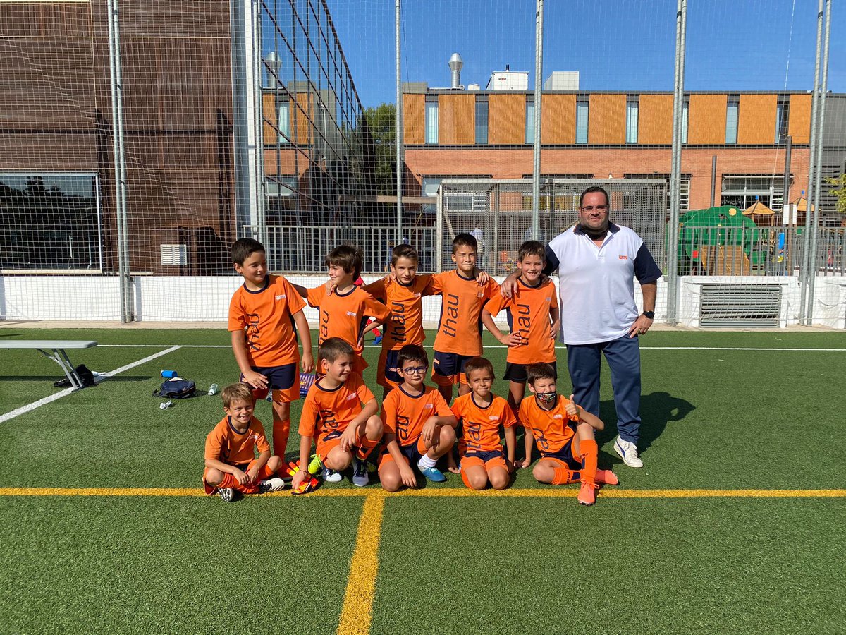 Primer partit amistós dels nostres equips de futbol escolar! Comencem la nova temporada amb molta il·lusió! #aulaoberta #futbolThauSC