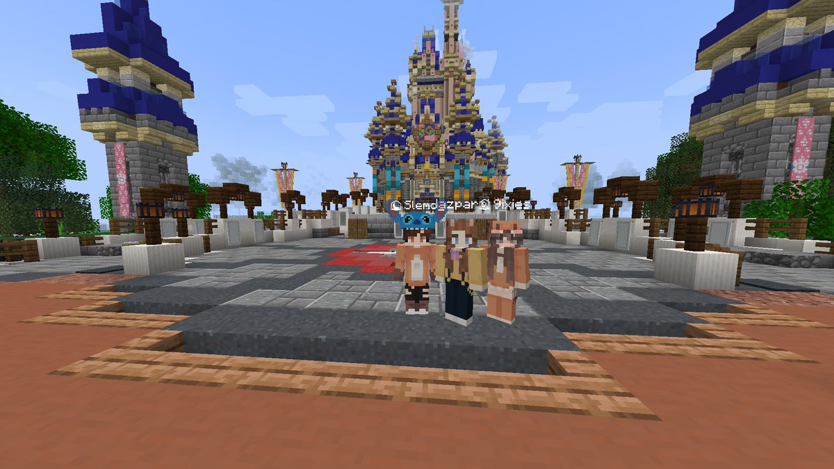 Slemo78794784's tweet photo. my mother made me go to disney #goingtocry https://t.co/xcPHaFWVpL
