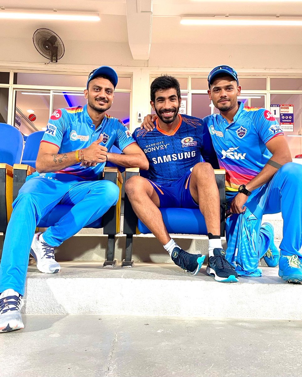 ripalpatel28's tweet photo. The Gujarat Connection 😉

Always great catching up with them ❤️ @hardikpandya7 @krunalpandya24 @Jaspritbumrah93 @akshar2026 https://t.co/nekg9Nmqni