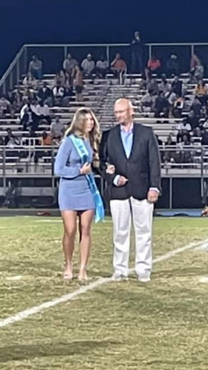 Congratulations to CvHS Softball player Amber Faulkner. Amber is the 2021 CvHS Sophomore Princess!