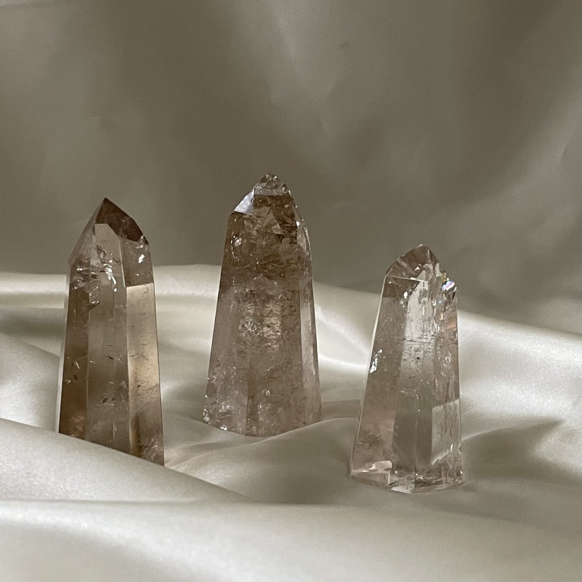 cheekyycrystal's tweet photo. ethically and locally sourced crystals @ https://t.co/JVhKtUugeX

- smokey quartz towers
- black tourmaline towers
- rose quart towers
- purple amethyst clusters
- pink amethyst hearts 
- selenite pillows https://t.co/l8ATuqdoHS