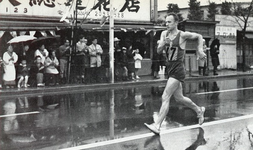 Coninews's tweet photo. Cinque partecipazioni olimpiche, il bronzo a #Roma1960 🥉 e 🥇 l'oro a #Tokyo1964 nella marcia 50km, tanti auguri di buon compleanno alla leggenda dell'atletica leggera e dello sport italiano Abdon #Pamich! 🇮🇹🎂

#3ottobre #HappyBday #WalkofFame @atleticaitalia https://t.co/BfbTzxA0OT