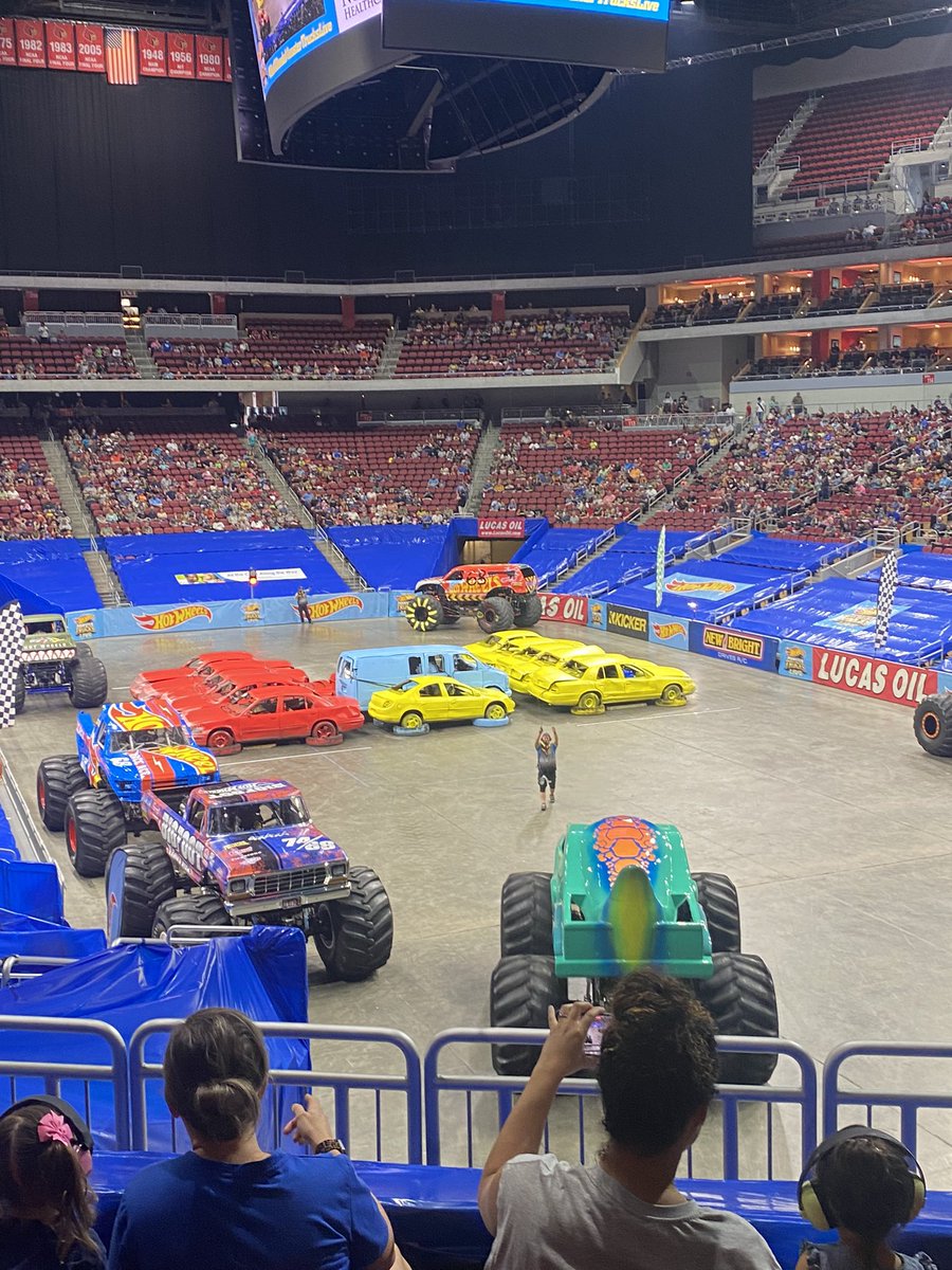 chapa_amber's tweet photo. Grayson’s 5th birthday!! #hotwheelsmonstertruckslive https://t.co/opphf4q6QQ