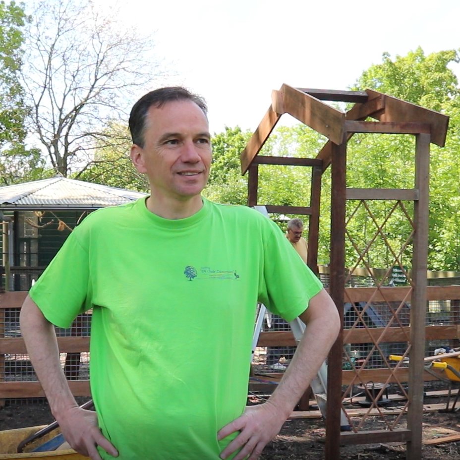 kijkopbr's tweet image. Cor van den Hoven is bestuurder/vrijwilliger voor De Oude Zustertuin in Bodegraven. Lees het hele interview op Kijk op BR! 

#kijkopvrijwilliger #Kijkopbr #Bodegraven #Reeuwijk #BodegravenReeuwijk #Zwammerdam #Nieuwerbrug #Driebruggen #Waarder