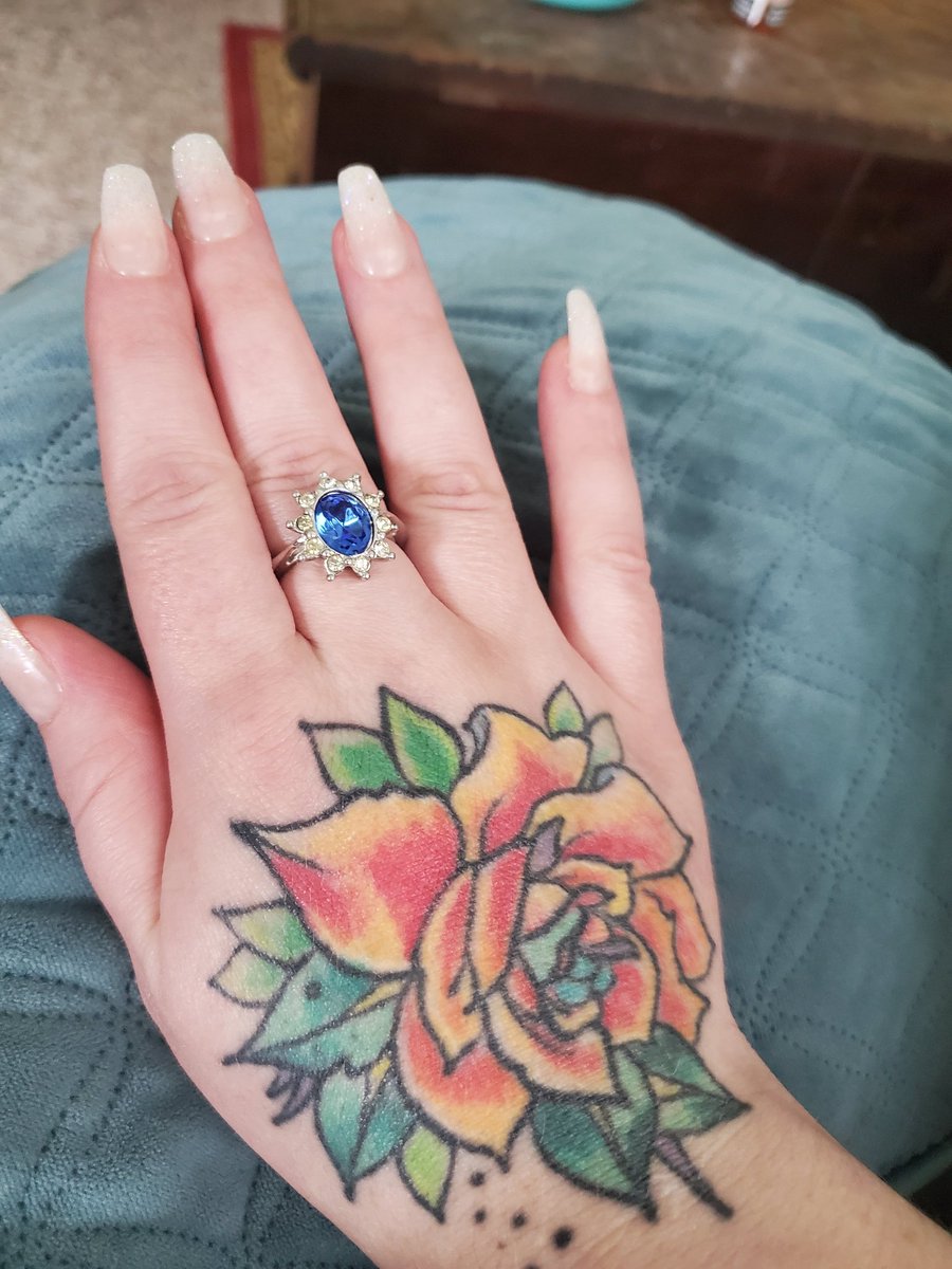 FeistyKat2020's tweet photo. #SaturdayMood๐๐๐
Hubby took me to an Antique Market this morning, and got me this Beauty๐ค
#antiques #gemstonejewelry #SaturdayFun #LoveEachDay #memories https://t.co/m9YmeP7gLZ