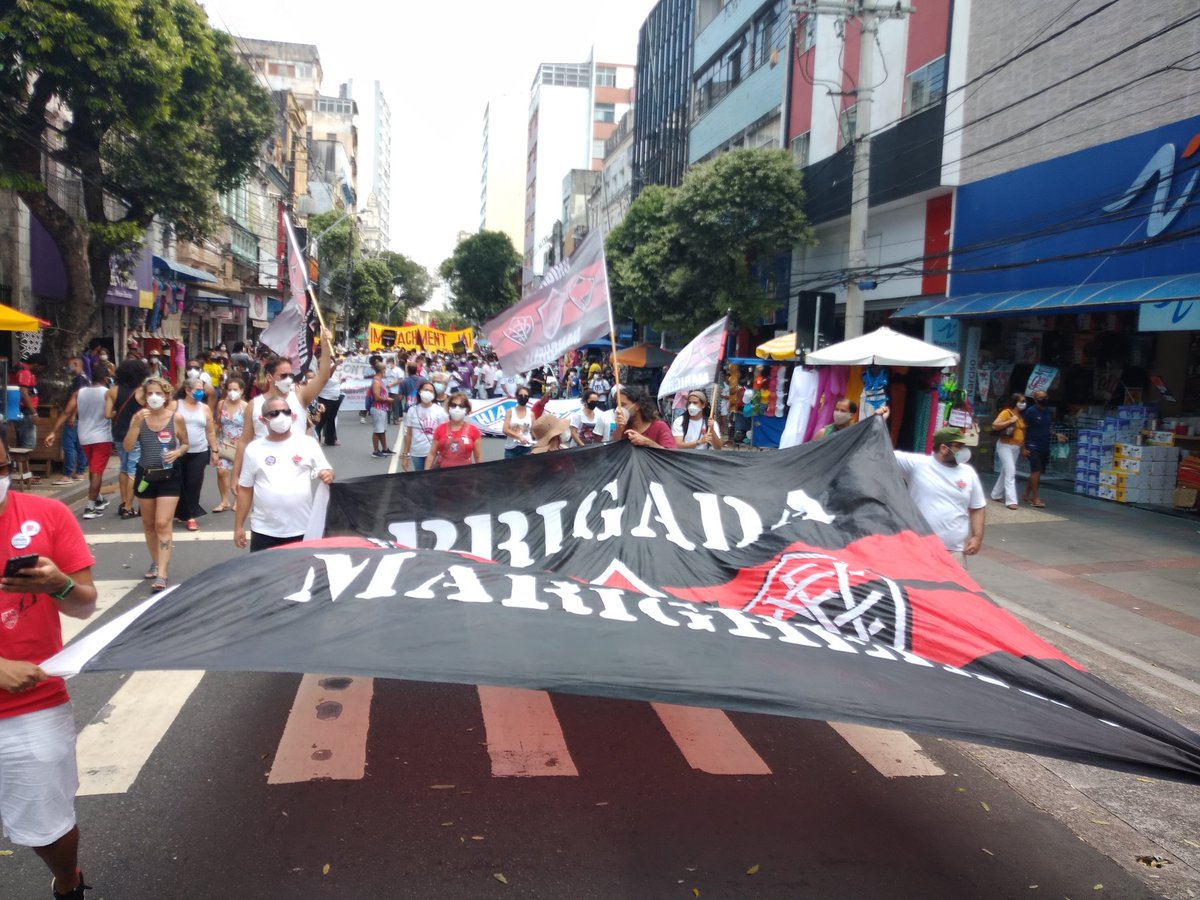 BYra80s's tweet photo. Hoje colei na corda da @BMarighella pela primeira vez. E, olha, acho que não descolo mais. Muito bom ver o quanto Marighella e o Vitória atraem e mobilizam.

#ForaBolsonaro
#ForaOligarcasdoVitoria
#ExigimosAGE https://t.co/rD1uEkhwtv
