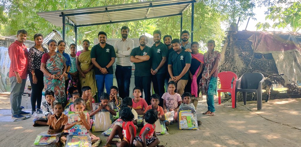 simpletrusttn's tweet photo. #கற்க_கசடற #KarkaKasadara
இன்று செங்கல்பட்டு ஆதனூர் கிராமத்தில் நமது அறக்கட்டளை நண்பர்கள் இளைஞர்கள் சார்பாக திறன் மேம்பாடு மற்றும் பயிற்சி வகுப்பறைகள் குழந்தைகளுக்கும் மாணவர்களுக்கும் தொடங்கப்பட்டது இதில் எங்களுடன் @ImAvudaiappan சிறப்பு விருந்தினராக கலந்து கொண்டார்.#simpletrust https://t.co/oY2LP5fBNT