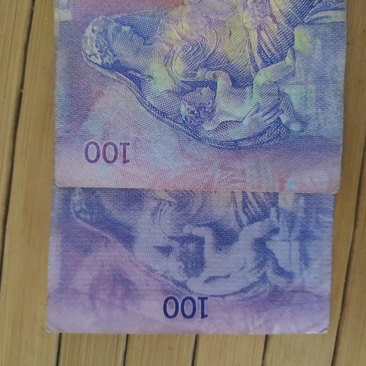 trojaola's tweet photo. Hablando de billetes mal hechos. O el cajero entrega truchos o a los apurones emiten cualquier cosa. https://t.co/dQfLEy4Q9b