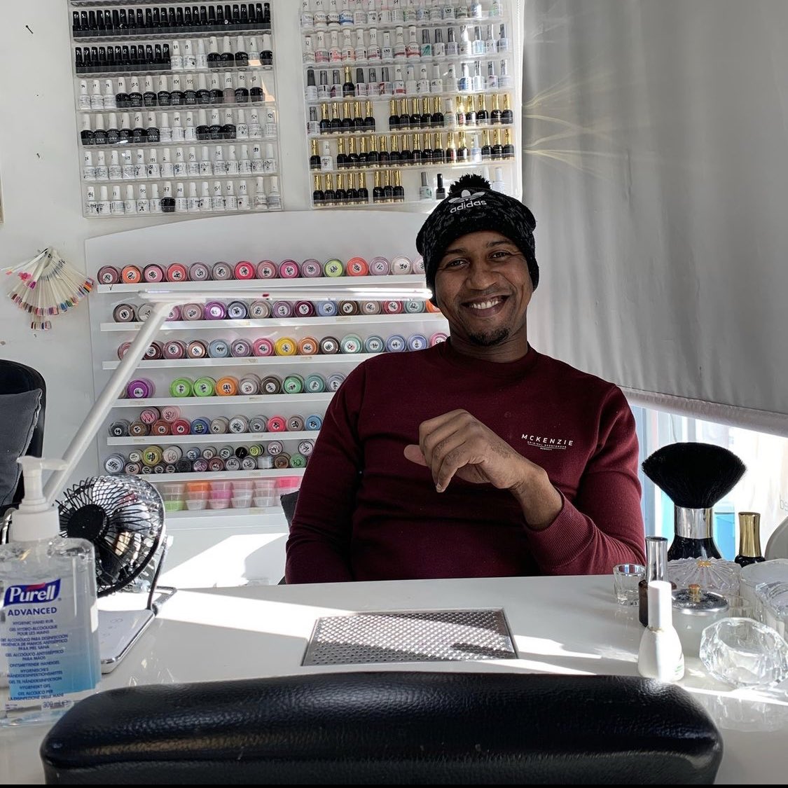 My nail technician 💅🏽

Lee Archer Nails, Catford 📍

#BlackPoundDay