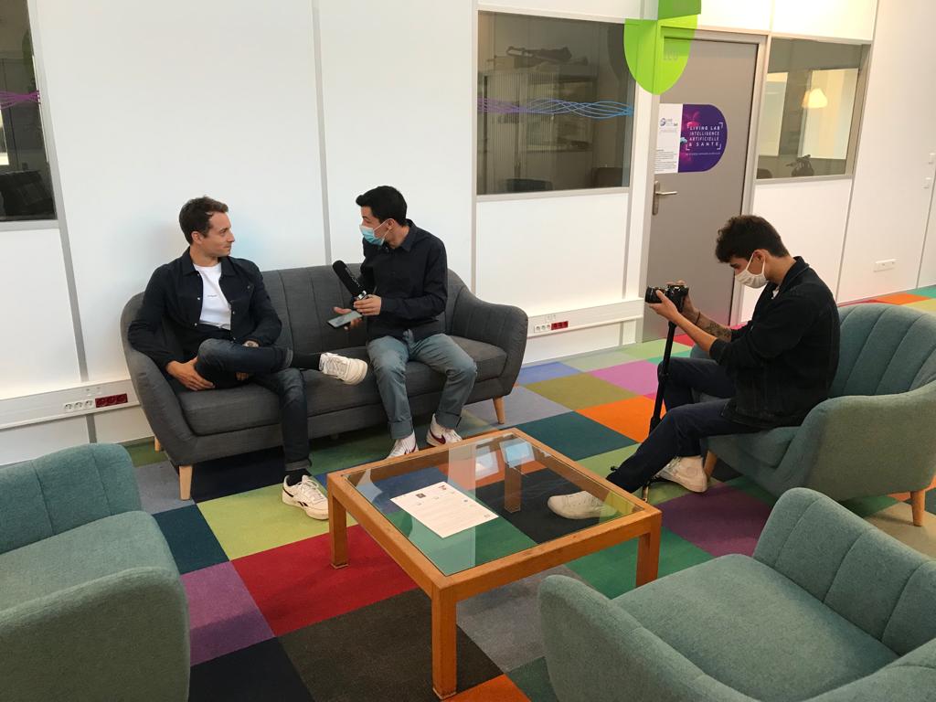 AlbinRey26's tweet photo. Très heureux d'avoir participé pour @JRE_France aux assises internationales du journalisme à Tours @LesAssises. Nous avons parlé des questions environnementales, sociales et de développement durable liée au journalisme ! @MarieLaureAugry @rolandsophie1 @francetv @hugoclement https://t.co/oPTyfS3ZPN