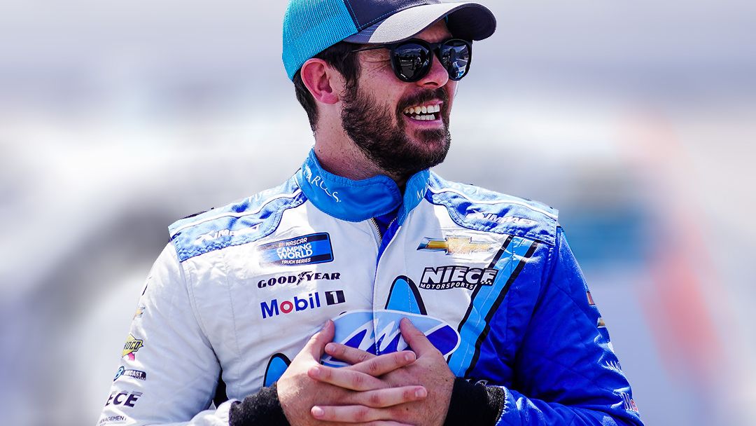 MarquisSpas's tweet photo. โก STARTING NOW โก The vibes are good at Talladega. Tune in now and send Ryan even more good vibes! Saturday, October 2 at 1 p.m. ET on FS1. Like and Retweet! #GoRyan #MarquisHotTubs #FastestWaytoRelax #ChevroletSilverado250 #CircleBDieCast https://t.co/omsNf6jBIc