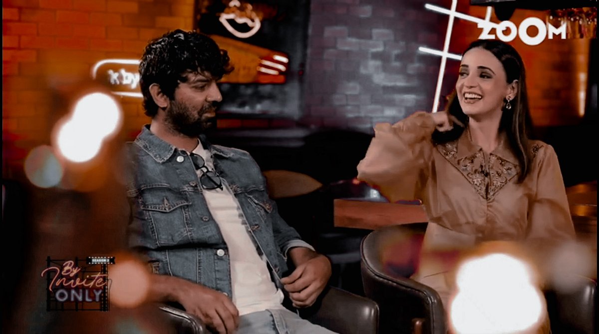 shakalheaisihai's tweet photo. okay! d best 1 hour (more than 1 for me actually) of my life. dey insults eo, defend eo, got into arguments but d way dey were being honest nd genuine abt eo is something soo adorable. how much i love this pure bond. they're weirdly cute! 🥺🤍

[ #SanayaIrani • #BarunSobti ] https://t.co/HFW9zn2kAR