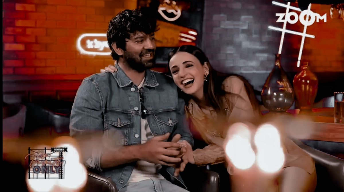 shakalheaisihai's tweet photo. okay! d best 1 hour (more than 1 for me actually) of my life. dey insults eo, defend eo, got into arguments but d way dey were being honest nd genuine abt eo is something soo adorable. how much i love this pure bond. they're weirdly cute! 🥺🤍

[ #SanayaIrani • #BarunSobti ] https://t.co/HFW9zn2kAR