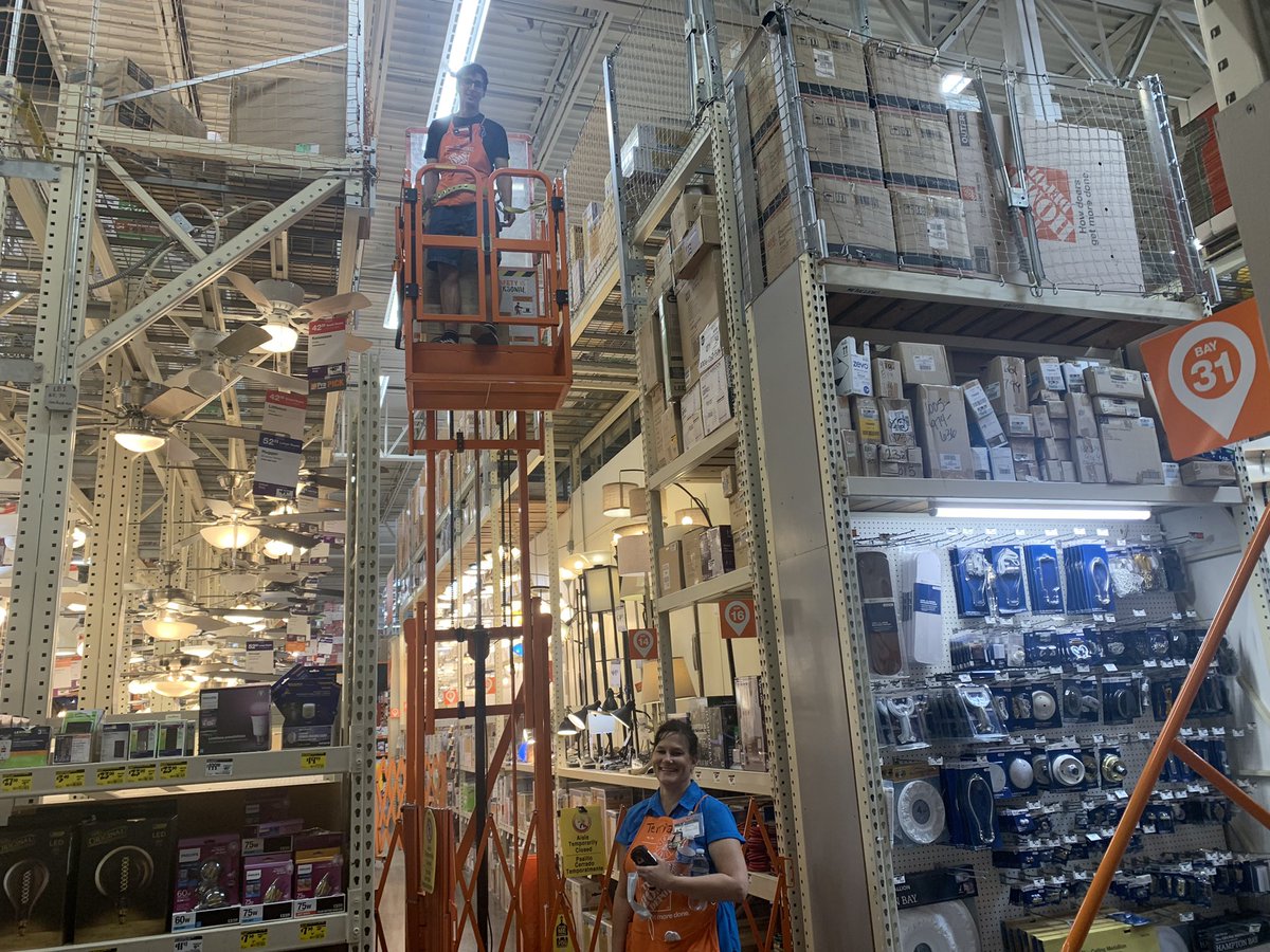 OFAs supporting their peers.         Never a bad time for pack down.
#Team6530