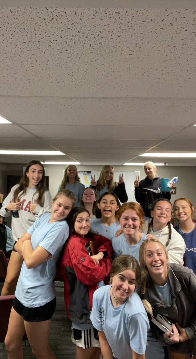 adisheroon13's tweet photo. theweekend round 2 @sarahkboles @DysonMarybeth @frannie_es @JuliMRivera10 @HannahWiechman @Madalyn42509772 @EmmamacyY #TheWeekend412 https://t.co/Ey6C1txwMP