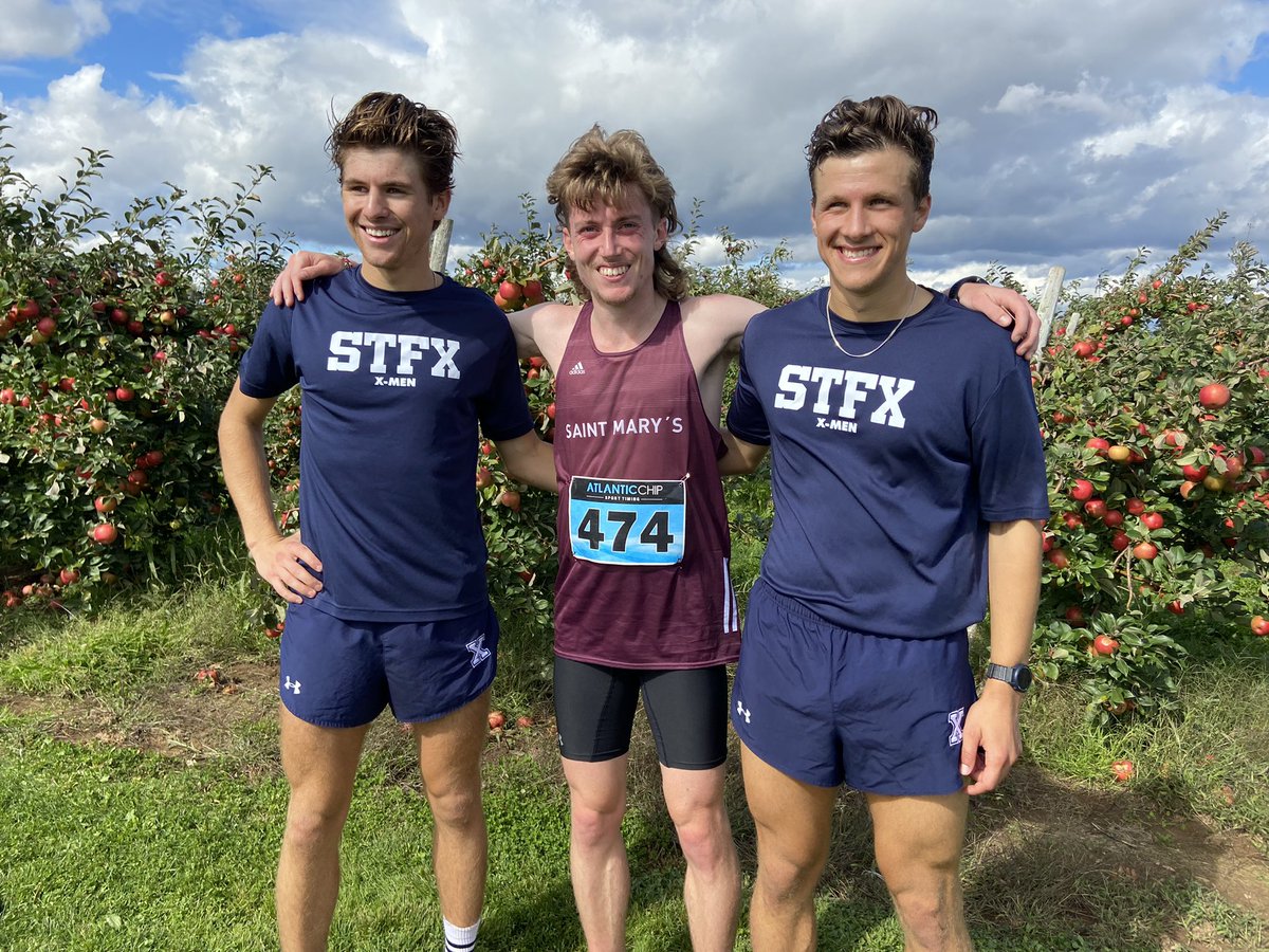 AcadiaAthletics's tweet photo. Our top mens finishers in today’s @AUS_SUA X-Country meet at Hennigar’s Farm host by Acadia.
🥇 @SMUHuskies Andrew Peverill.
🥈 @StFXAthletics Graydon Staples.
🥉 StFX’s Luc Gallant.
.
Congratulations to all runners today.
.
#BackInAction https://t.co/SmMyCKtIHF