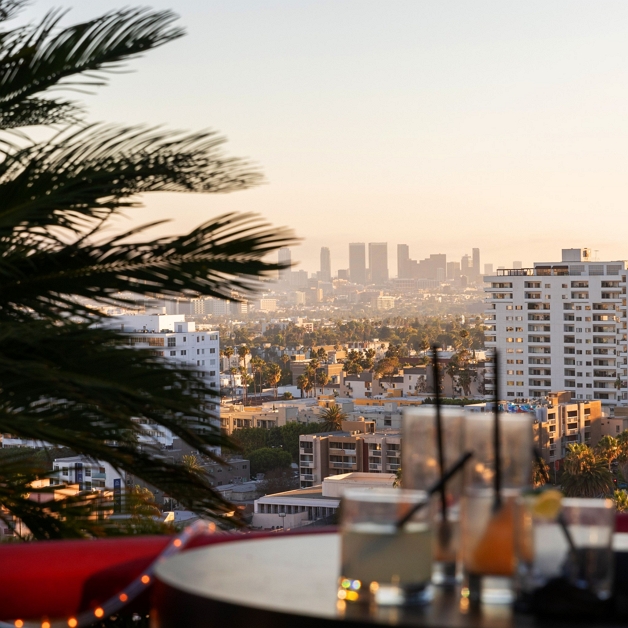 YamashiroLA's tweet photo. The best way to end your day: is with cocktails & great views. #YamashiroHollywood #YamashiroRestaurant #Yamashiro #DateLocation #FirstDateLocation https://t.co/FEcoO6OXkX