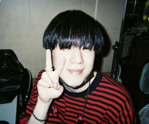 اقاسي⁦‼️⁩

إن كان لديكم حساب في الفيسبوك فقوموا بالابلاغ عن ذلك الحساب حيث أنه يتظاهر بأنه يوقيوم ويقوم بالرد على رسائل الاقاسي على هذا الأساس.

🔗facebook.com/profile.php?id…