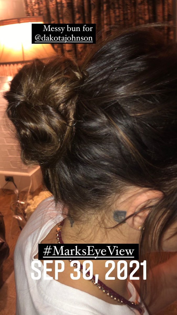 DakoholicsArg's tweet photo. “Moño desordenado para #DakotaJohnson #MarksEyeView”
📸: marktownsend1 IG Stories https://t.co/NNU7kxSh3Z