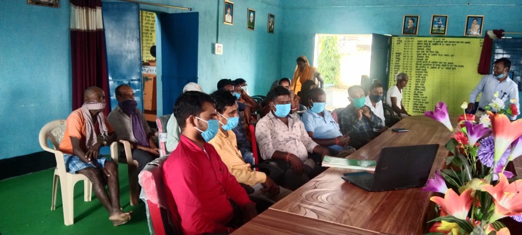 jh_csc's tweet photo. सीएससी वीएलई भाइयों के द्वारा पूरे झारखंड में माननीय प्रधान मंत्री के जल जीवन संवाद का सीधा प्रसारण।  

#SamvadWithPM 
 #JalJeevanSamvad
 #JalJeevanMission 

@CSCegov_ 
@CSCJharkhand https://t.co/1CCwuZDCfC
