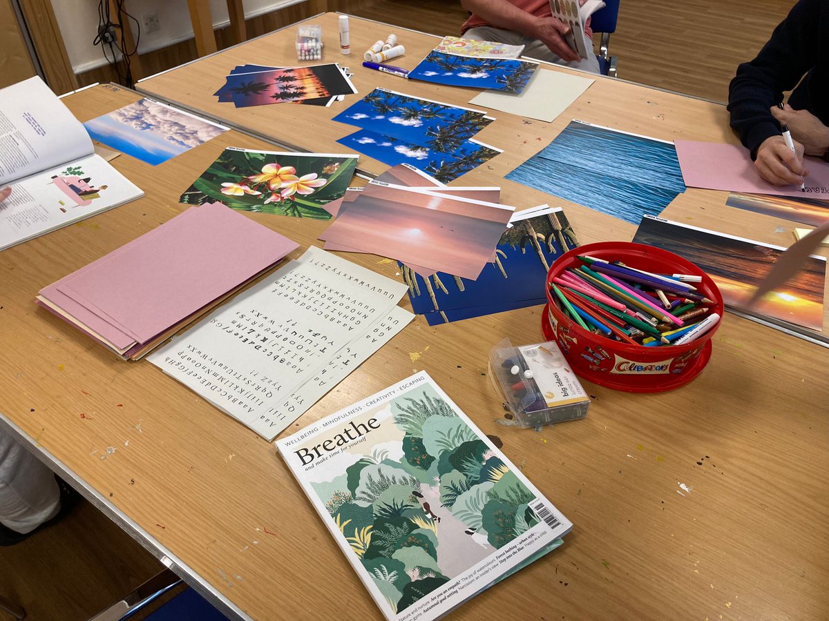 AnnaGeissmann's tweet photo. Feeling grateful -@DeirdreMcGale and I facilitated our weekly Wellbeing workshop  on Leo Ward @MaudsleyNHS

#creativerecovery #artsinhealthcare #mentalhealth #teamLambeth #interdisciplinarity #autumnarts #arttherapy  #peersupport https://t.co/JhpGUPbA2B