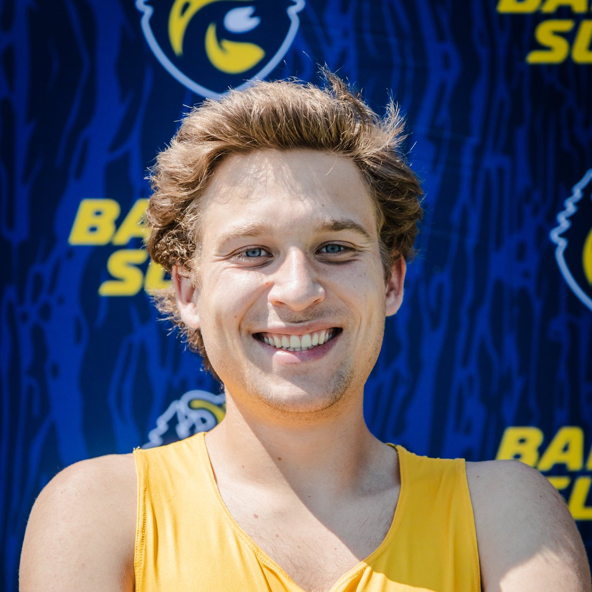 UCSCAthletics's tweet image. Live from Louisville: super Senior Sean Riedel has a 8K PR and placed 56th out of over 300 runners at the Division III preview. @ucsc_slugtrack men places 9th out of 32 teams.
Women's race underway.
#goslugs #NoKnownPredators