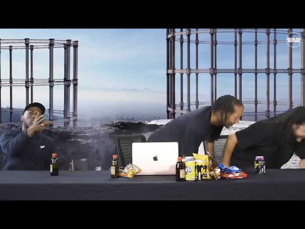 AriBCantor's tweet image. That time on #Gasworks when @alhan and @poetscorneruk walked off the show when @LickshotLippy went on an R. Kelly rant. 🤣☠️ #BadMonTing #Legendary