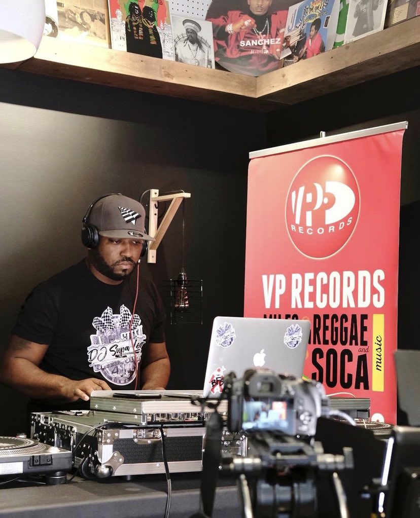 VPRecords's tweet photo. DJ Supa Leo of Black Steel 4x4 playing live at VP Records Retail Shop NY #soundmansession
WATCH NOW // https://t.co/zT5Mb17hUp https://t.co/8yiUwzbdZ5