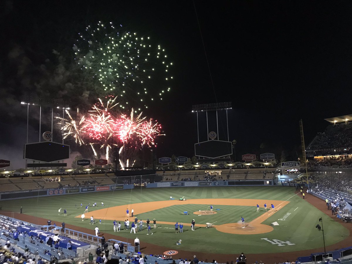 BIG THANK YOU <a href="/Holyrol67103542/">TMN_Nate</a> for last night! Went above and beyond! Thursday night I mentioned on a post going to Dodgers Stadium. Messages me are you a fan/family has tickets/parking they can’t use do you want to go Friday? Also for free! #CHC #CollectorsHelpingCollectors