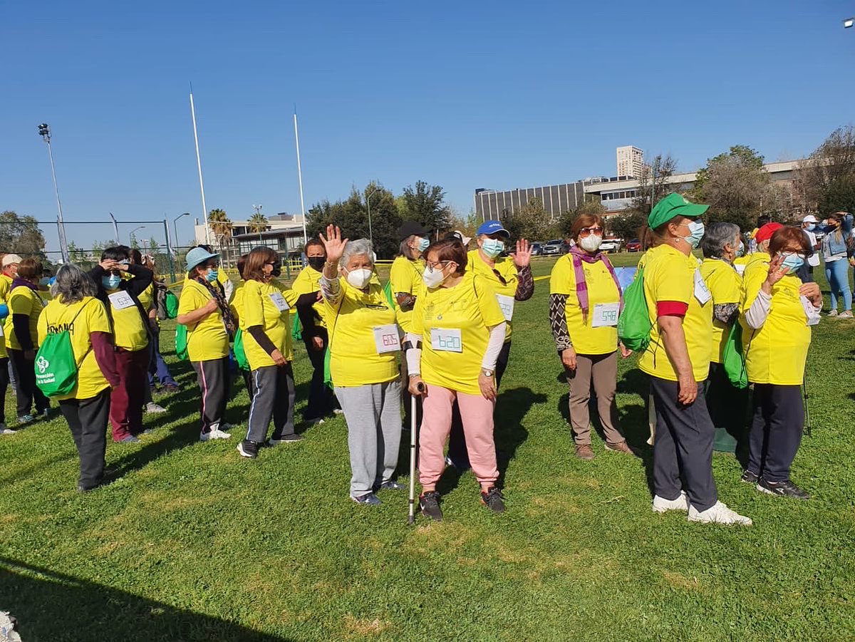 MuniPenaflor's tweet photo. ✅ 🌞 Les dejamos hermosas imágenes de de #Camina60 actividad deportiva donde participaron 46 personas del Programa Más Adultos Mayores Autovalentes, Cesfam Peñaflor, en el Campus San Joaquin de la UC🚶🏽🚶🏼🚶🏼‍♀️
Felicitaciones por representar a #Peñaflor con tanta alegría y energía https://t.co/VDDJZPe9B2