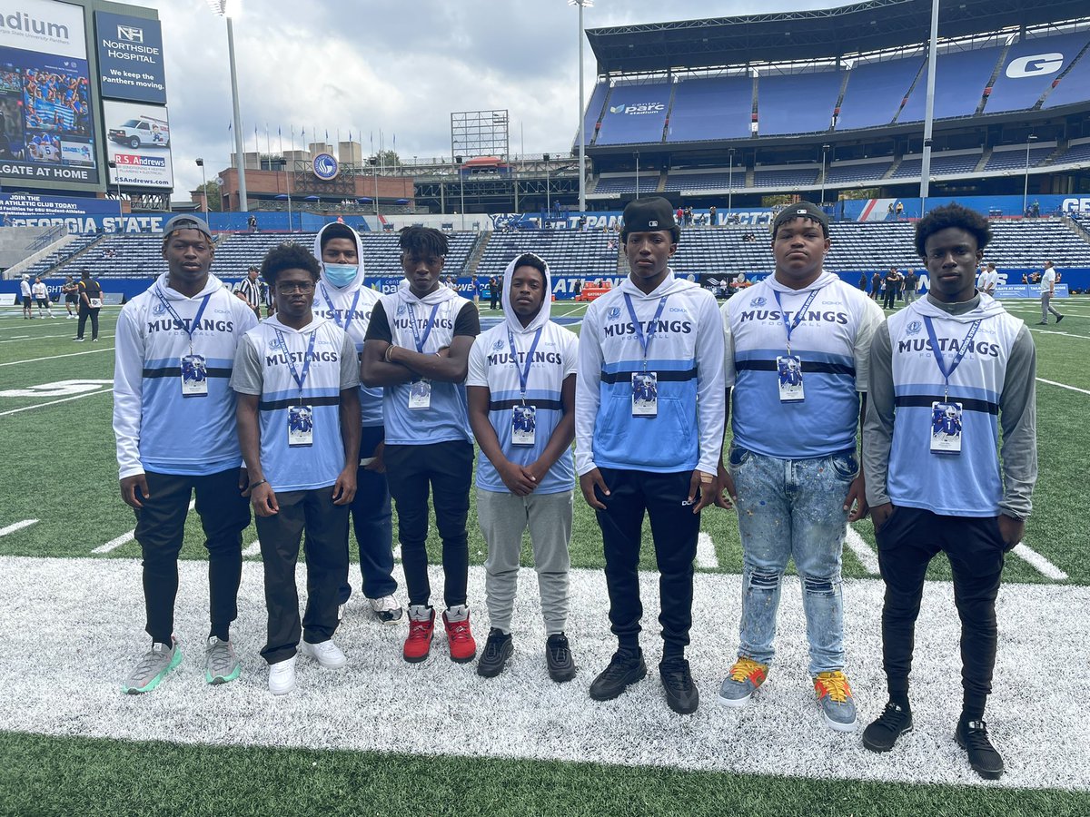 BHarrison92's tweet photo. Shout out to @GeorgiaStateFB for having our young bulls come out ans get that good game day experience vs App State. https://t.co/iUJcg0lJqd
