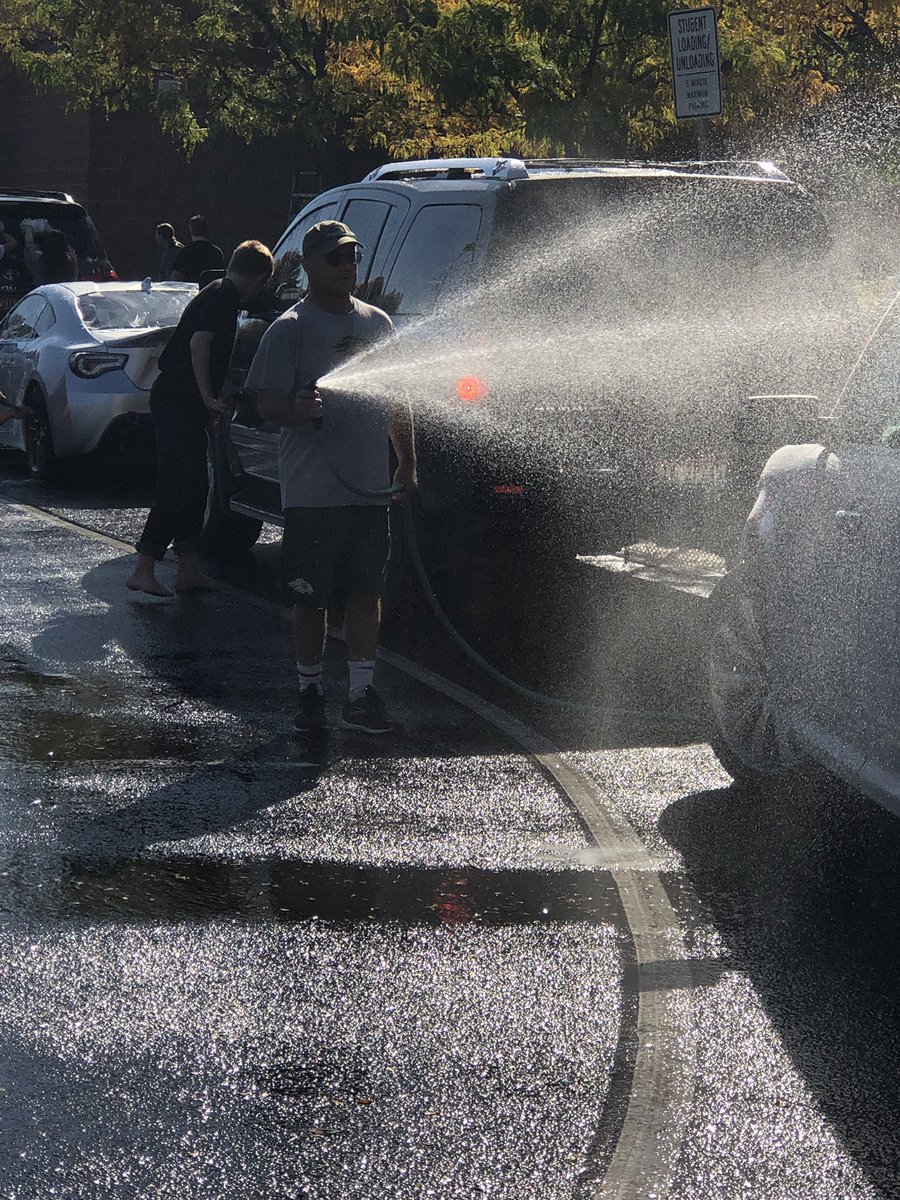 WestMustangsBSD's tweet photo. Come and support the West AVID program! Car wash, baby! #BSDpride #wjhavid https://t.co/4pUB4SoaFT