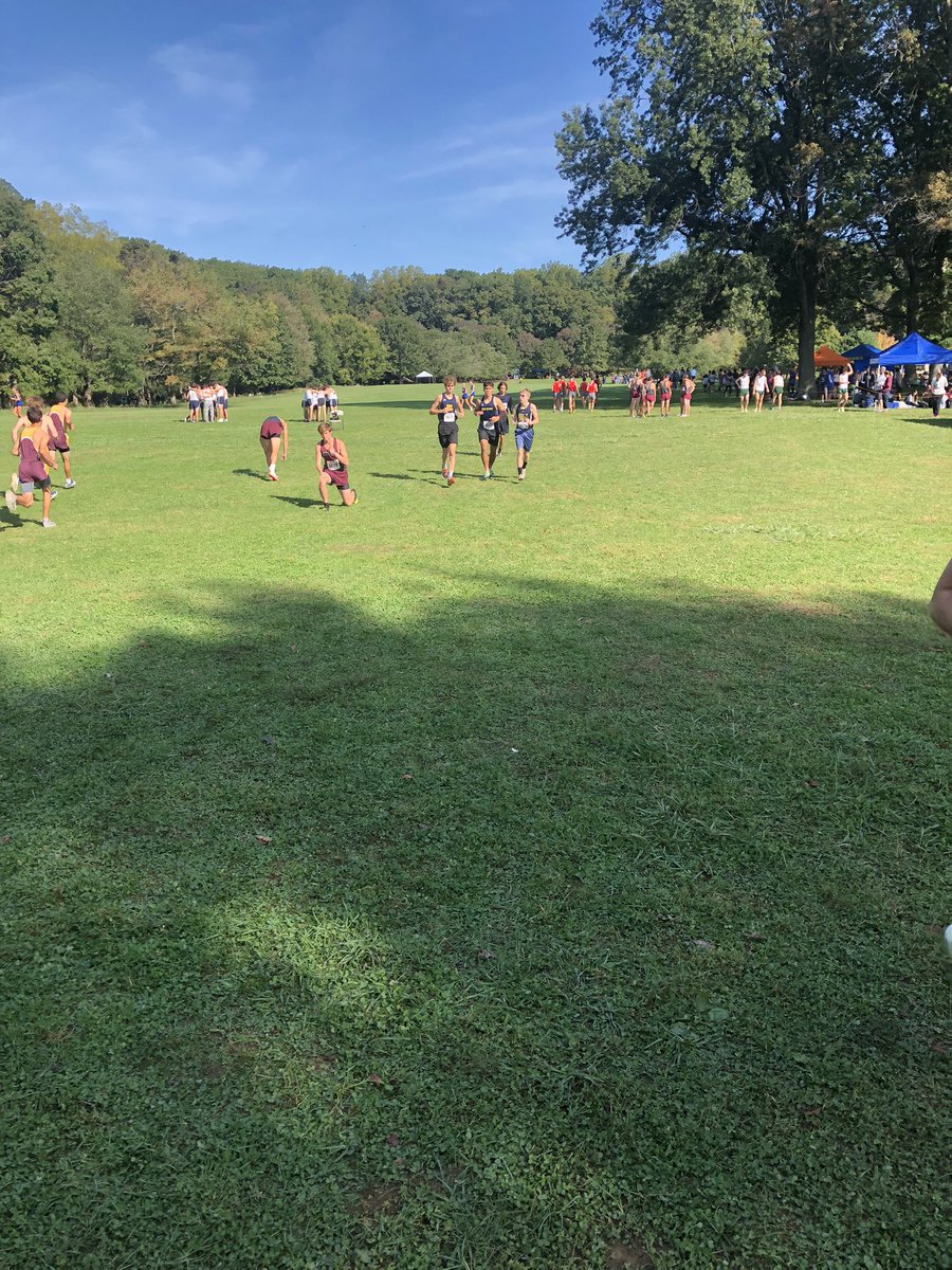 DavidPf37436754's tweet photo. Holy Spirt at Holmdel New Balance race, the team had a good day! Go Spartans https://t.co/pNg4GUJYZb