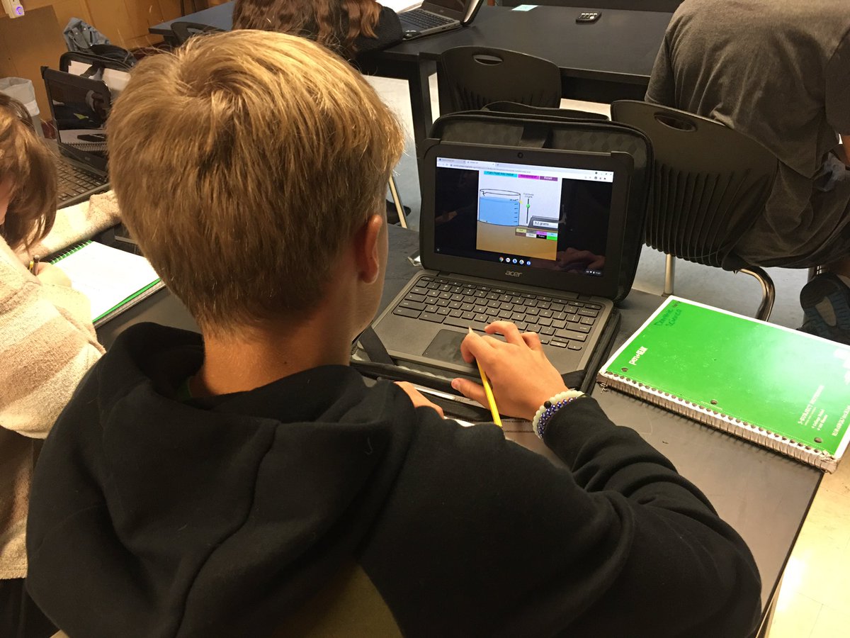 chezchappelle's tweet photo. Virtual labs on density allow students to manipulate and observe objects during displacement for volume. #science #virtuallabs #bulldogs #isbilljrhigh https://t.co/HUjRE2ly2Y
