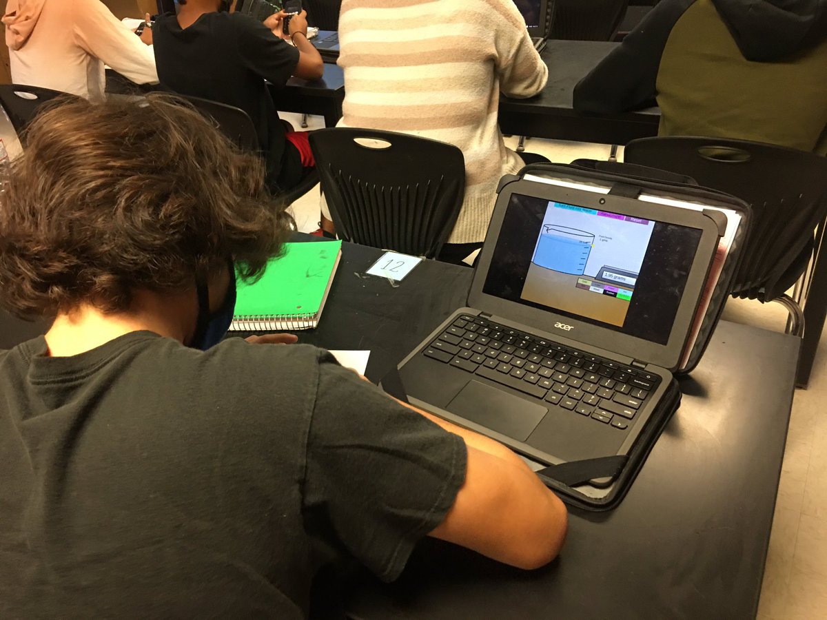 chezchappelle's tweet photo. Virtual labs on density allow students to manipulate and observe objects during displacement for volume. #science #virtuallabs #bulldogs #isbilljrhigh https://t.co/HUjRE2ly2Y