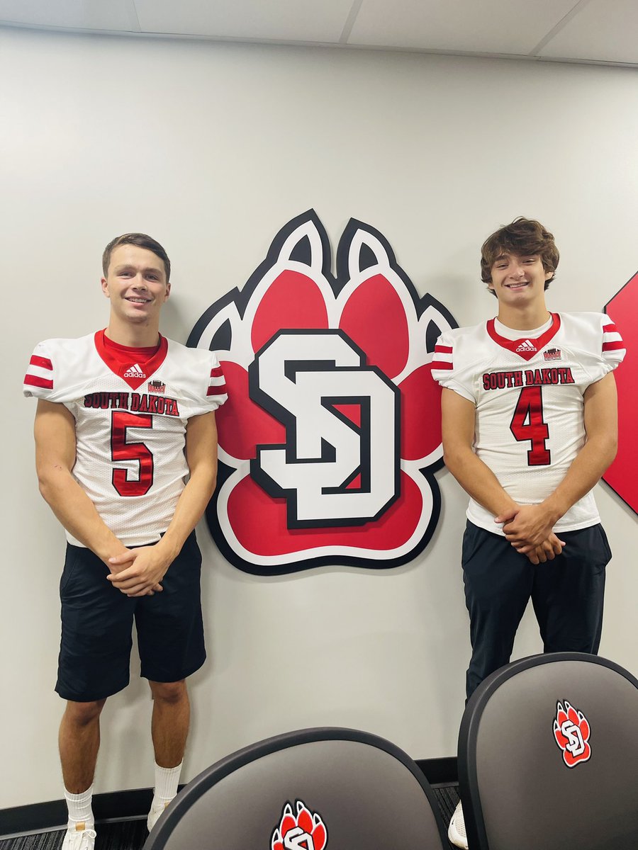 Griffin Greiner (@ggreiner23) on Twitter photo Representing <a href="/LevelUp7on7/">Level Up 7on7</a> with <a href="/JaxonSmolik/">Jaxon Smolik</a> <a href="/SDCoyotesFB/">South Dakota Football</a> @CoachO_USD #goyotes <a href="/CardinalCometFB/">Cardinal Comet FB</a> <a href="/MatthewBain_/">Matthew Bain</a> <a href="/Lmiller0524/">Coach Miller</a> <a href="/CoachMayson/">Coach Mayson</a> Representing <a href="/LevelUp7on7/">Level Up 7on7</a> with <a href="/JaxonSmolik/">Jaxon Smolik</a> <a href="/SDCoyotesFB/">South Dakota Football</a> @CoachO_USD #goyotes <a href="/CardinalCometFB/">Cardinal Comet FB</a> <a href="/MatthewBain_/">Matthew Bain</a> <a href="/Lmiller0524/">Coach Miller</a> <a href="/CoachMayson/">Coach Mayson</a>