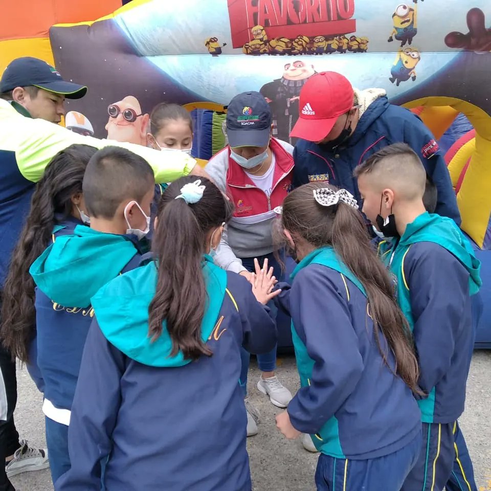 castehernan's tweet photo. #SecretaríaDeDesarrolloSocial
#Soacha 🇵🇱
250 menores de León XIII comuna tres participaron en actividades enfocadas a la garantia del derecho al juego y esparcimiento al aire libre.
#IMRDS
#ElCambioAvanza 🇵🇱
#SoachaAvnza 🇵🇱 https://t.co/wJR6vvSzCQ