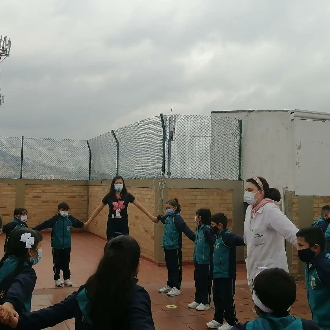 castehernan's tweet photo. #SecretaríaDeDesarrolloSocial
#Soacha 🇵🇱
250 menores de León XIII comuna tres participaron en actividades enfocadas a la garantia del derecho al juego y esparcimiento al aire libre.
#IMRDS
#ElCambioAvanza 🇵🇱
#SoachaAvnza 🇵🇱 https://t.co/wJR6vvSzCQ