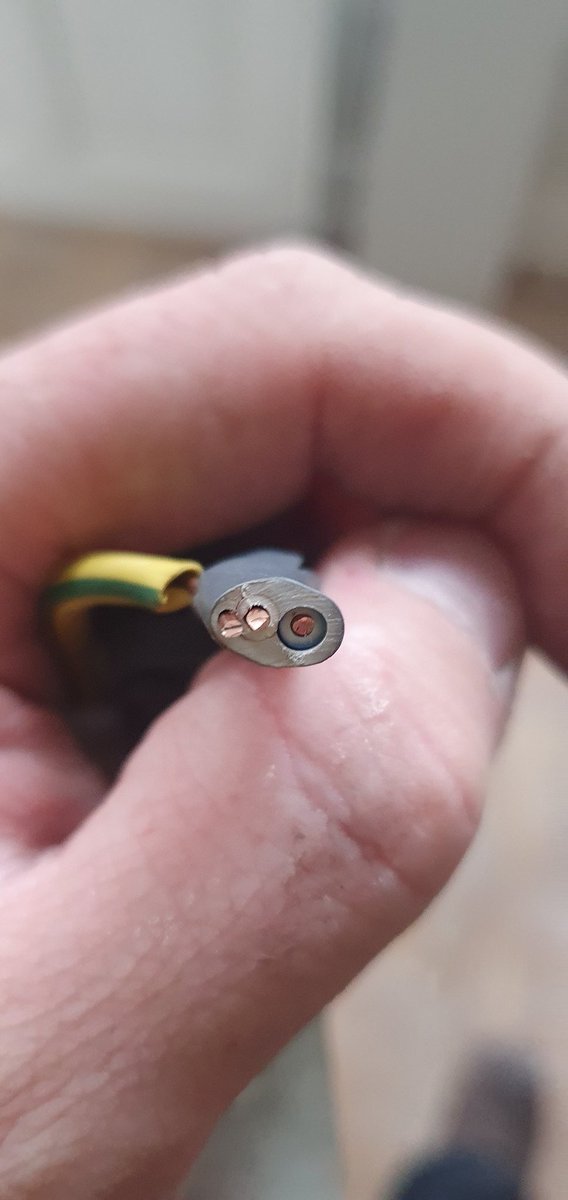 rhearn87's tweet photo. Looks like a lighting rewire 🙄🙄🙄🙄 https://t.co/ZTk2E7hd0a