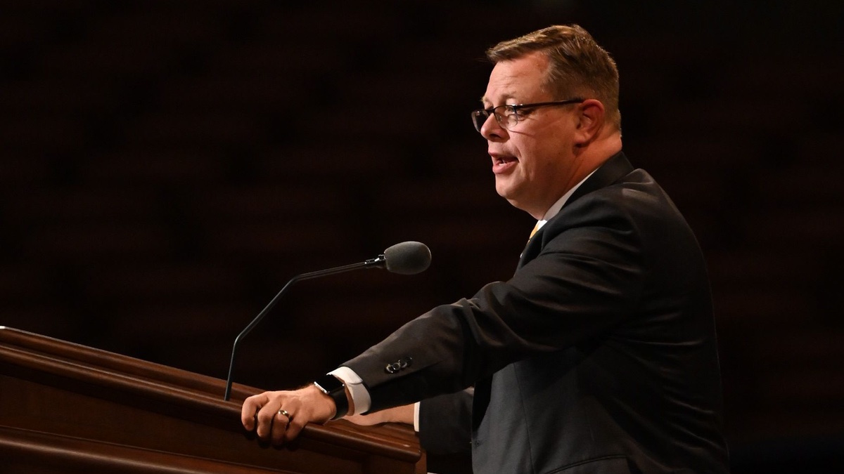 Ch_JesusChrist's tweet image. “We believe in the divine potential of all of God’s children and in our ability to become something more in Christ. In the Lord’s timing, it is not where we start but where we are headed that matters most.” —Elder Clark G. Gilbert, Oct. 2021 #GeneralConference