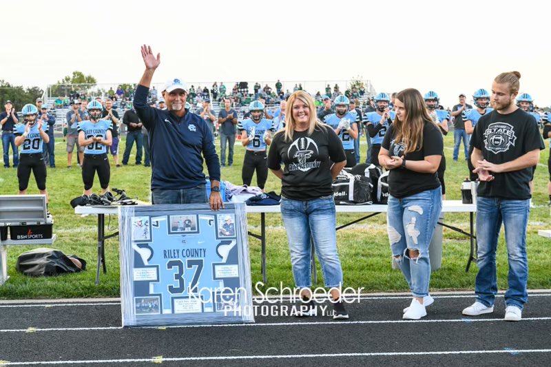 RileyCounty_HS's tweet photo. Congratulations to Steve Wagner and his family (wife Carol, son Jackson, and daughter Dani) for their recognition last night. 37 years, over 1,000 players coached, and 259 wins for Steve’s career! Thanks to former players &amp; alumni for helping make the night a success! Go Falcons! https://t.co/0CAeUZkedT