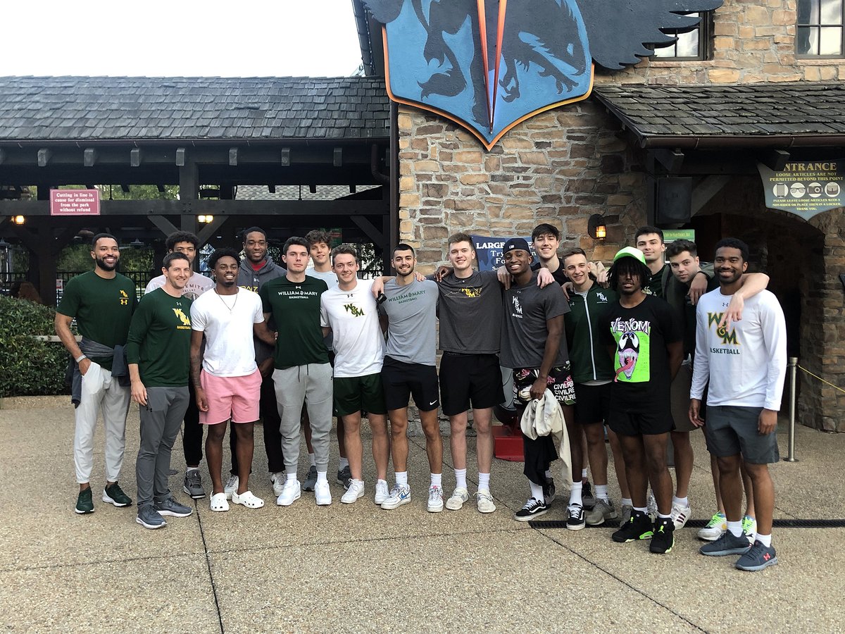 TribeAthletics's tweet photo. Great to see everyone out at #TribeFrightNight at @BuschGardensVA on Thursday! 

Visit #BGWHOS through Oct. 31. https://t.co/UDUuC9azOB