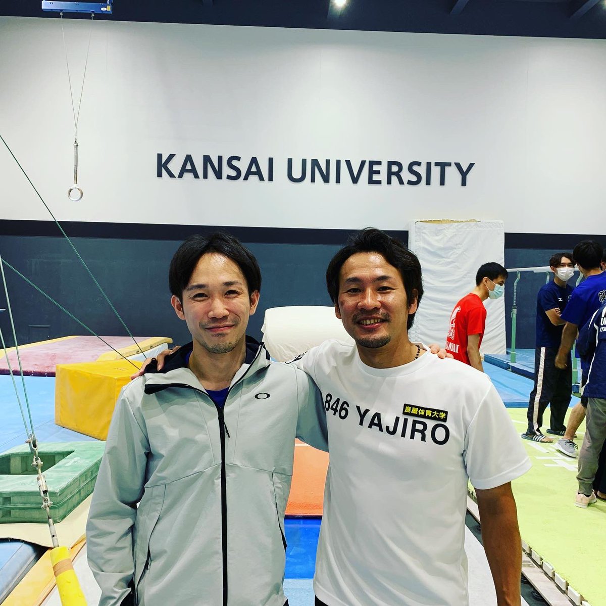 muratakensuke1's tweet photo. 昨日は関西大学体操競技部の練習を見学させていただき、選手の皆さんに「目標設定の重要性について」話をする機会を頂きました。
國弘監督、沖口コーチとのご縁に感謝いたします。
関西大学体操競技部の益々の発展を祈念いたします。

#関西大学体操競技部
#國弘一監督
#沖口誠 https://t.co/9qnvH3C8uJ
