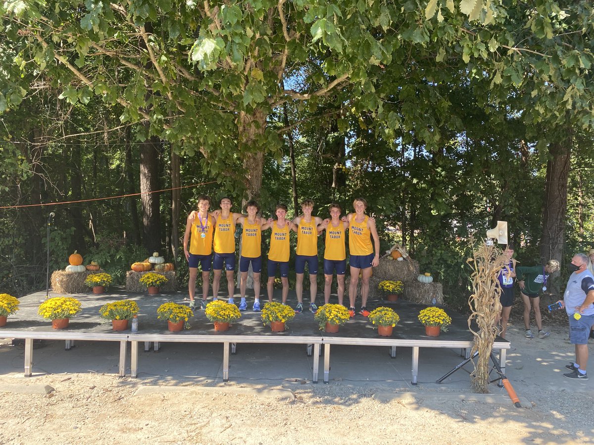 joepotterwsnc's tweet photo. Mt Tabor XC wins Great American versus strong field including at least two other nationally ranked teams from the East Coast. #longgoldline #spartanstrong https://t.co/PEVWISOY6I