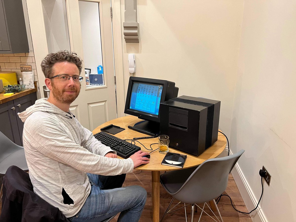 ConsoleshockUK's tweet image. Yesterday I had pleasure of using a #nextcomputer #nextbox to think this was was originally released in 1988, who else has ever used one?
