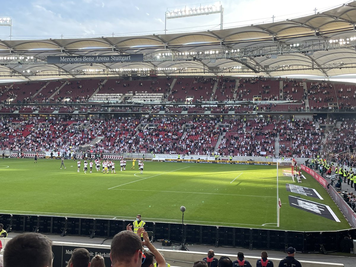 Carsten_1909's tweet photo. Wichtiger Heimsieg heute und das Ganze mal wieder in Originalbesetzung #VfBTSG #VfBHOF @lupster77 @VfB https://t.co/kIIxt7ELuu