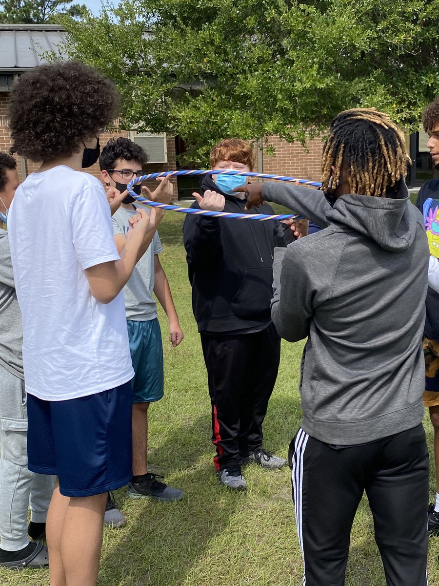 gros_kay's tweet photo. RHHS healthcare students learn teamwork and communication https://t.co/tITKbpVFo2