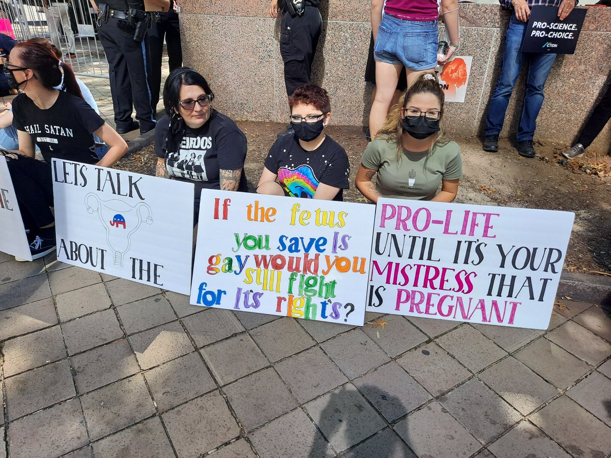 Health4AllAmer's tweet photo. I remember when I lived in DC in the 1990s I attended abortion rights protests. Can't believe we still have to be out here.
#NotGoingBackwards https://t.co/45ifclJMFB