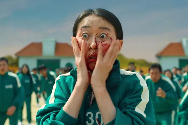 Явно мало мне было стекла в жизни
вообщем досмотрела я Игру в кальмара,это пиздец,чувствую себя как выжитый лимон #SquidGame