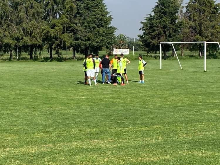 NezaFutbol's tweet photo. ♦️Cerramos trabajos de preparación y estamos listos mañana salir con todo a ganar.   

¡Vamooos Neza! 🇲🇨 🇦🇹

#CuernosArriba 🤘🏼 https://t.co/m9N1HviEdK